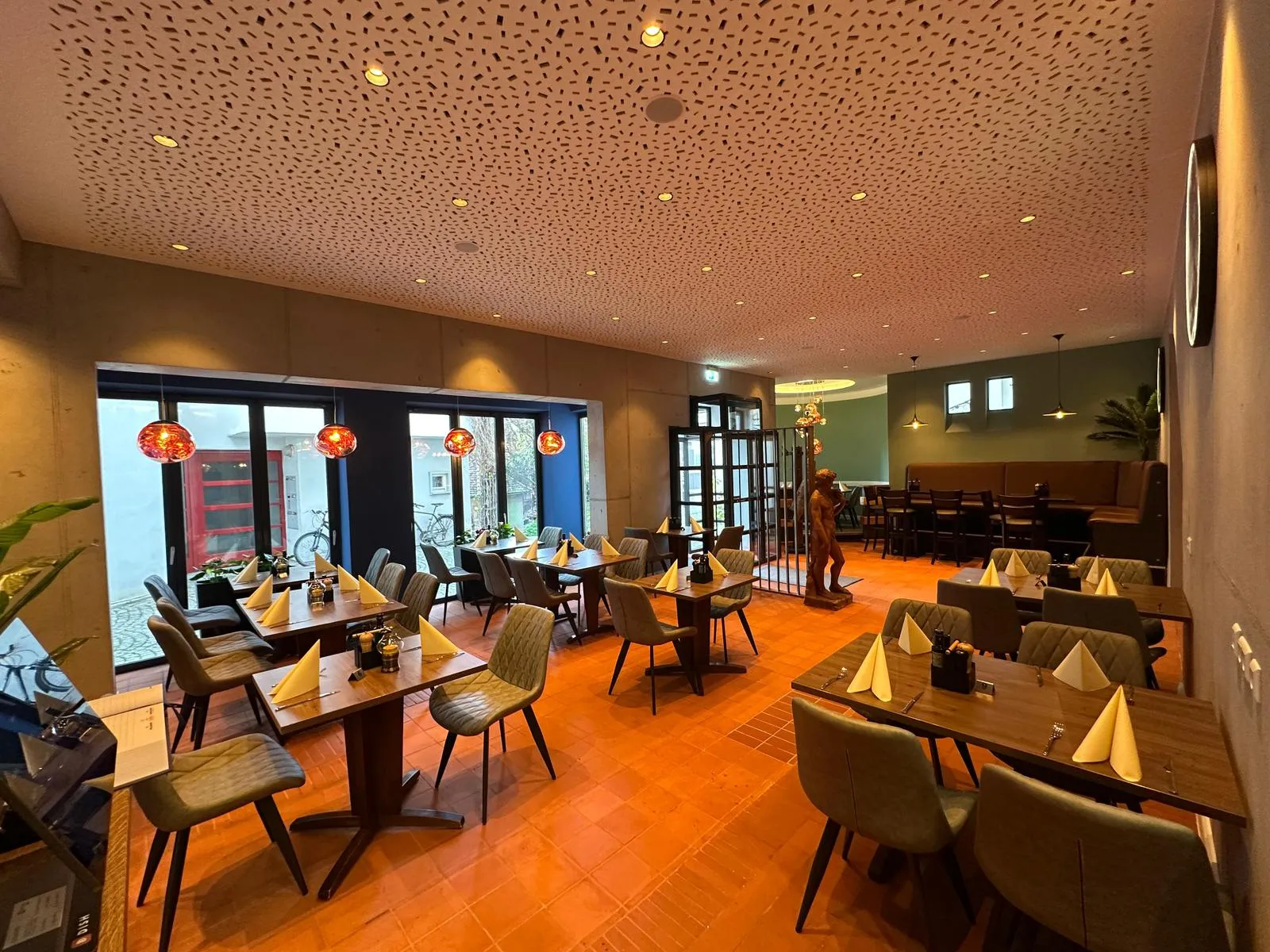 Moderner Bereich mit Panoramafenstern